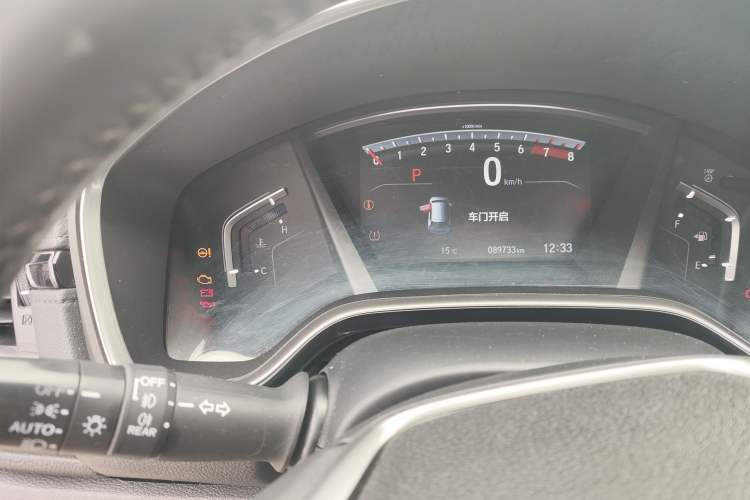 Used Honda CR-V 2017 240TURBO CVT Front-Wheel Drive Fashion Edition Odometer Close Up