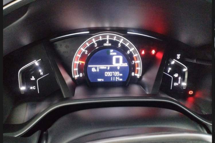 Used Honda CR-V 2017 240TURBO Manual Two-Wheel Drive Classic Edition Odometer Close Up