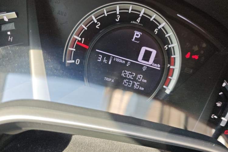 Used Honda CR-V 2017 240TURBO CVT 2WD Urban Edition Odometer Close Up
