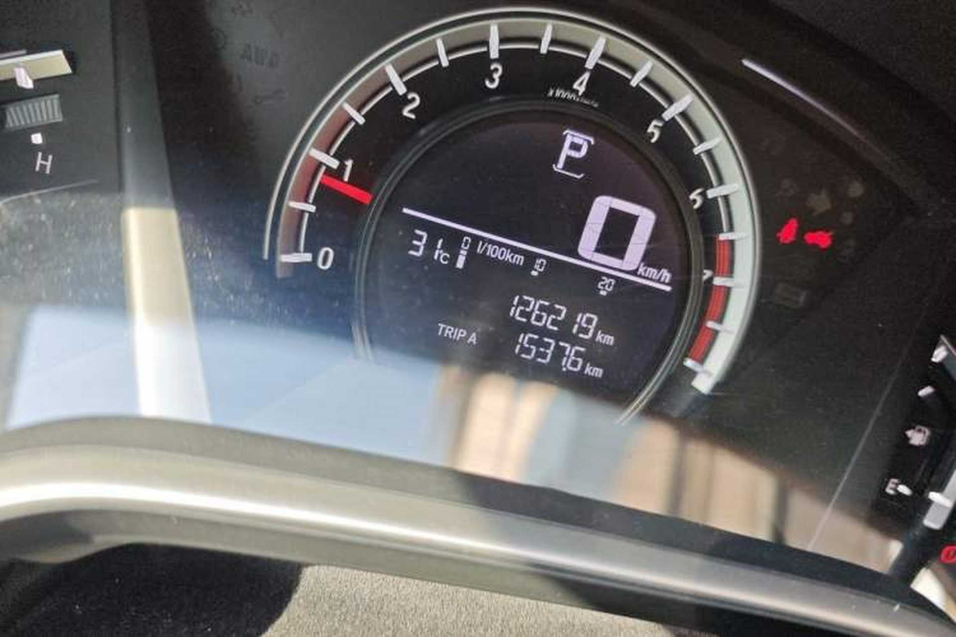 Used Honda CR-V 2017 240TURBO CVT 2WD Urban Edition Odometer Close Up