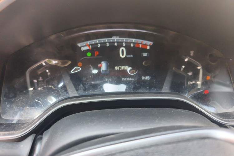 Used Honda CR-V 2017 240TURBO CVT Front-Wheel Drive Fashion Edition Odometer Close Up