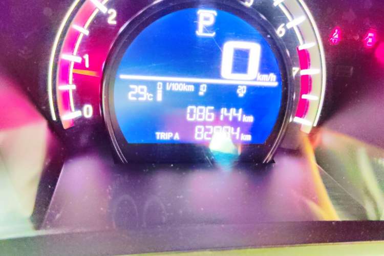 Used Honda CR-V 2017 240TURBO CVT 2WD Urban Edition Odometer Close Up