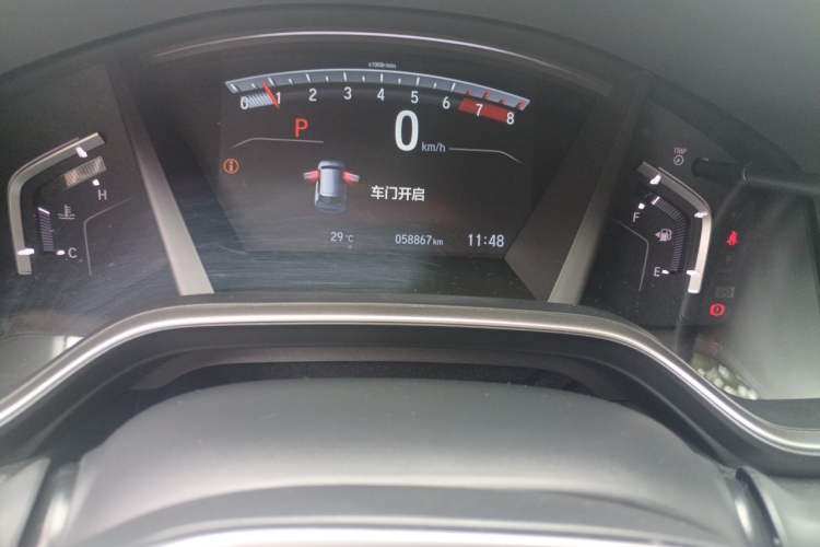 Used Honda CR-V 2017 240TURBO CVT Front-Wheel Drive Fashion Edition Odometer Close Up