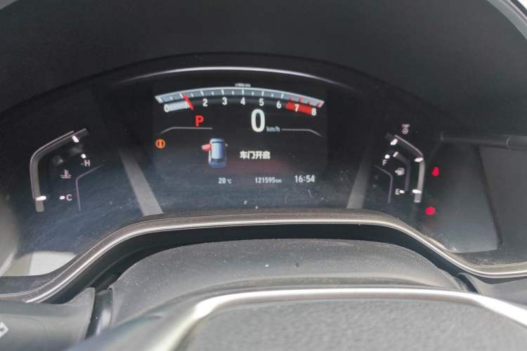 Used Honda CR-V 2017 240TURBO CVT Front-Wheel Drive Fashion Edition Odometer Close Up