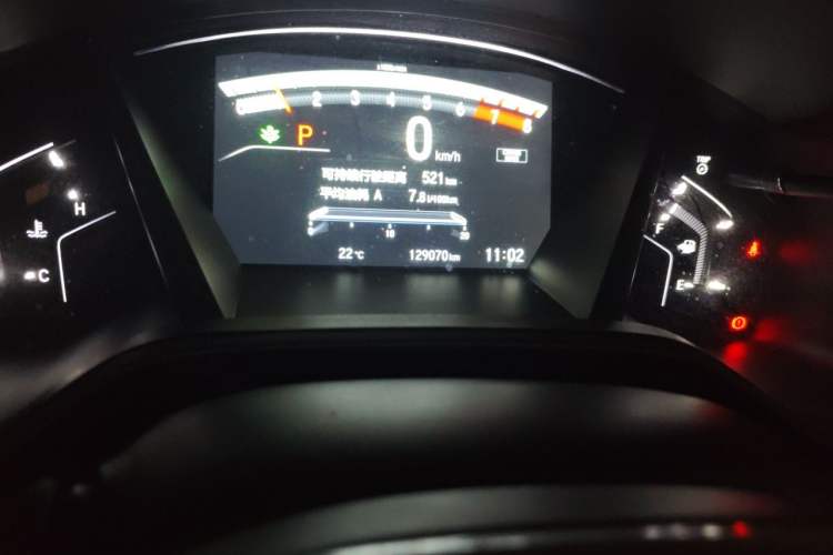 Used Honda CR-V 2017 240TURBO CVT Front-Wheel Drive Fashion Edition Odometer Close Up