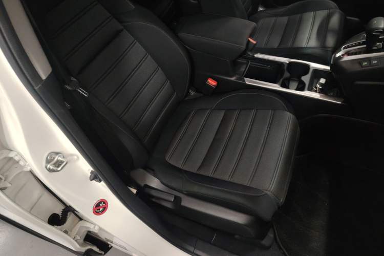 Used Honda CR-V 2017 240TURBO CVT 2WD Urban Edition Right Front Seat