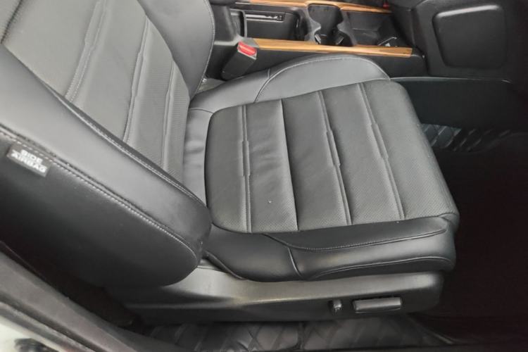 Used Honda CR-V 2017 240TURBO CVT Four-Wheel Drive Luxury Edition Right Front Seat