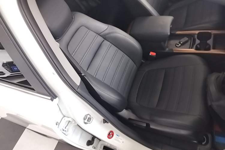 Used Honda CR-V 2017 Hybrid 2.0L Pure Speed Edition Right Front Seat