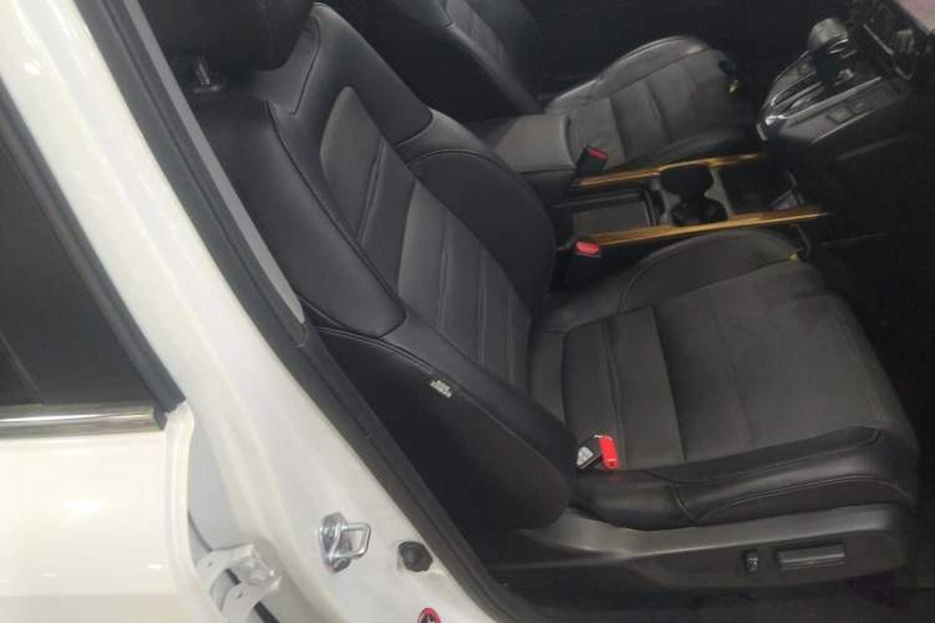 Used Honda CR-V 2017 240TURBO CVT Front-Wheel Drive Fashion Edition Right Front Seat