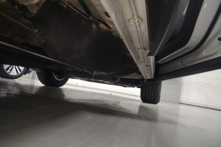 Used Honda CR-V 2017 240TURBO CVT 2WD Urban Edition Right Side Sill