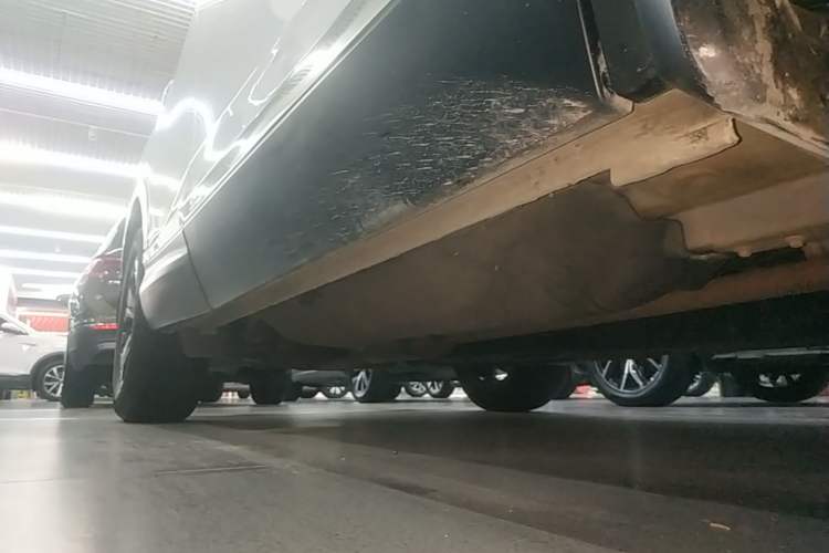 Used Honda CR-V 2017 240TURBO Manual Two-Wheel Drive Classic Edition Right Side Sill