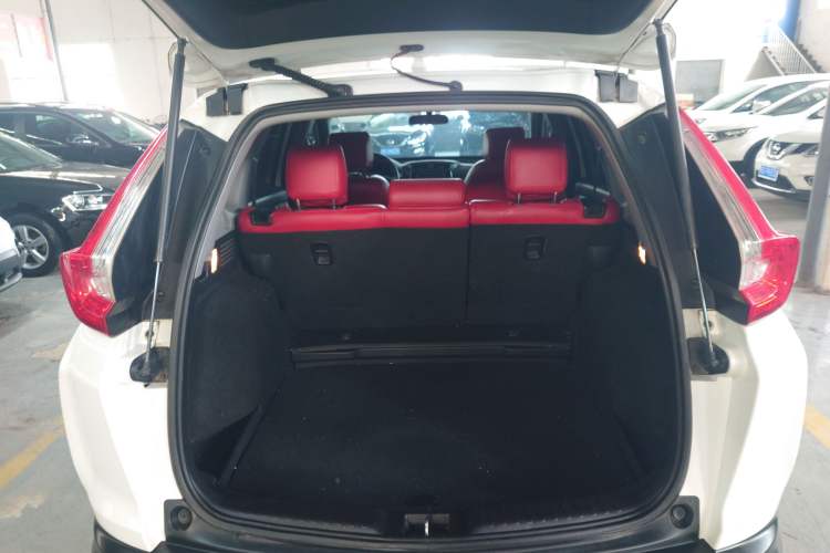 Used Honda CR-V 2017 240TURBO CVT 2WD Urban Edition Trunk