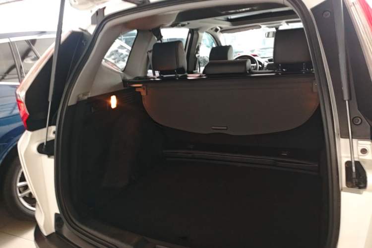 Used Honda CR-V 2017 240TURBO CVT Front-Wheel Drive Fashion Edition Trunk