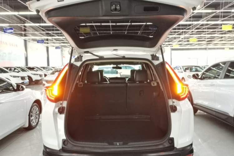 Used Honda CR-V 2017 240TURBO CVT 2WD Comfort Version Trunk
