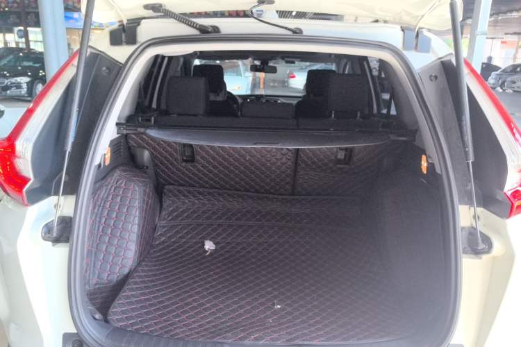 Used Honda CR-V 2017 240TURBO CVT 2WD Urban Edition Trunk