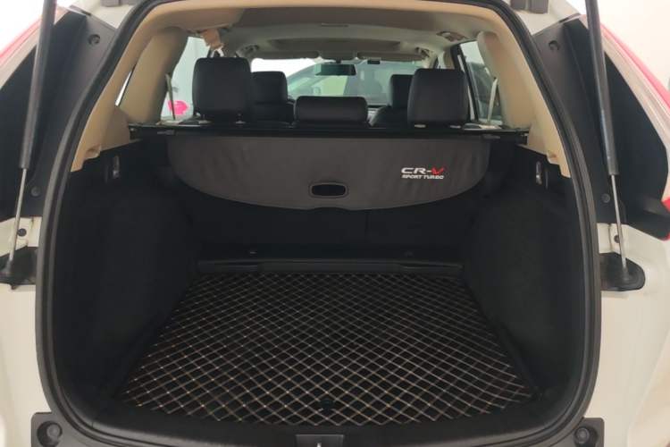 Used Honda CR-V 2017 240TURBO CVT 2WD Comfort Version Trunk