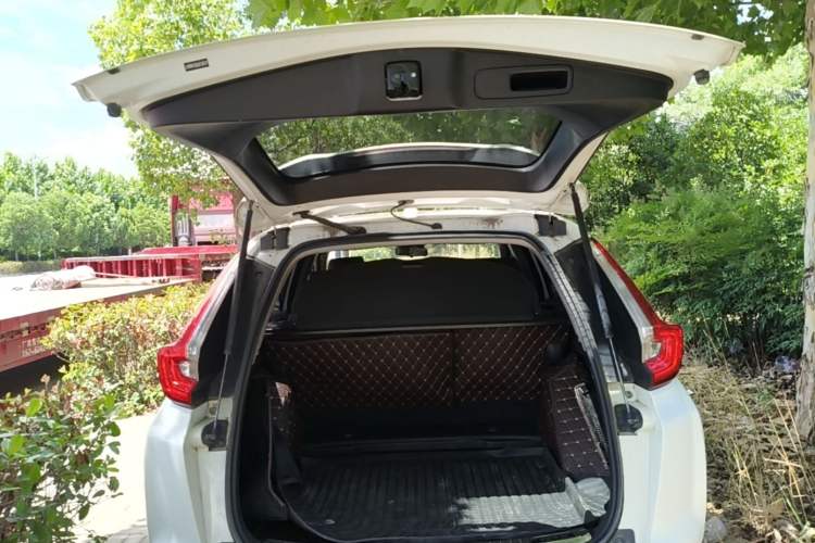 Used Honda CR-V 2017 240TURBO CVT 2WD Urban Edition Trunk