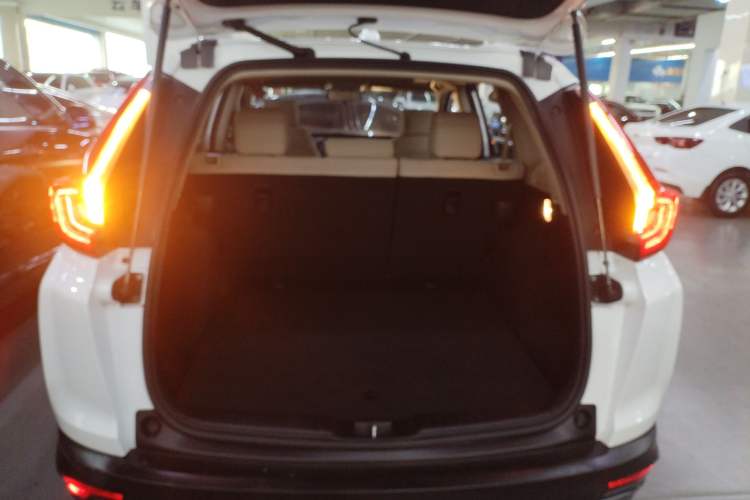 Used Honda CR-V 2017 240TURBO Manual Two-Wheel Drive Classic Edition Trunk