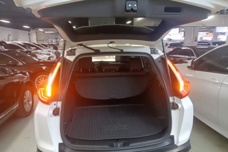 Used Honda CR-V 2017 Hybrid 2.0L Pure Drive Edition Trunk