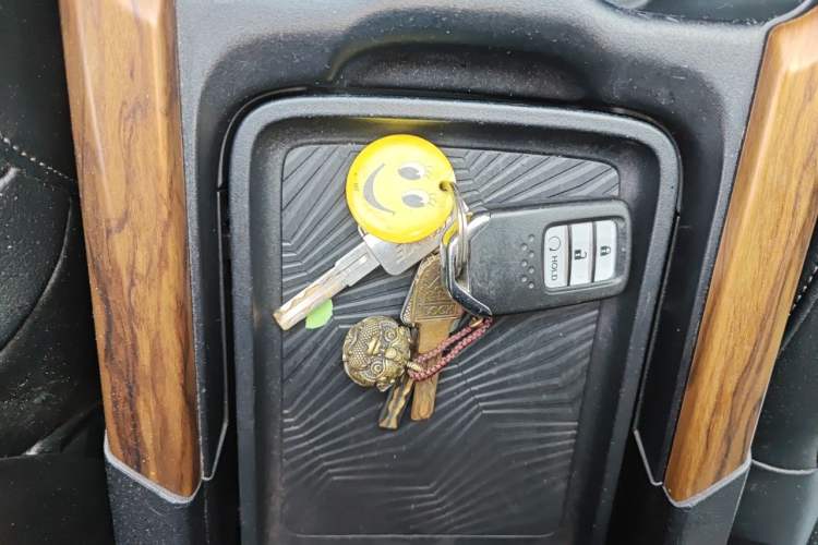 Used Honda CR-V 2017 240TURBO CVT Front-Wheel Drive Fashion Edition Vehicle Key