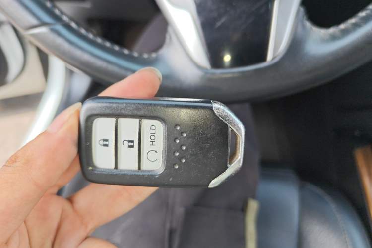 Used Honda CR-V 2017 240TURBO CVT Front-Wheel Drive Fashion Edition Vehicle Key