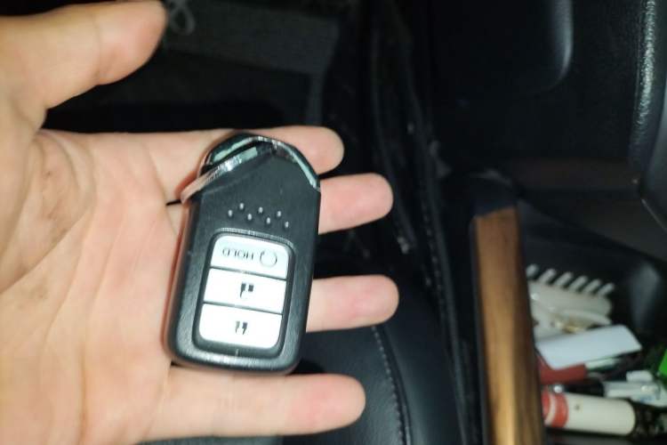 Used Honda CR-V 2017 240TURBO CVT Front-Wheel Drive Fashion Edition Vehicle Key
