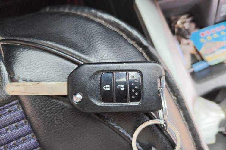 Used Honda CR-V 2017 240TURBO CVT 2WD Comfort Version Vehicle Key