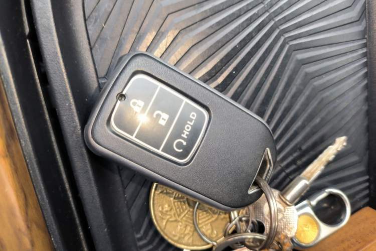 Used Honda CR-V 2017 240TURBO CVT Front-Wheel Drive Fashion Edition Vehicle Key