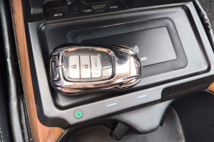 Used Honda CR-V 2017 240TURBO CVT Front-Wheel Drive Fashion Edition Vehicle Key