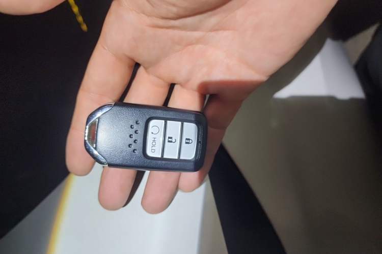 Used Honda CR-V 2017 240TURBO CVT Front-Wheel Drive Fashion Edition Vehicle Key