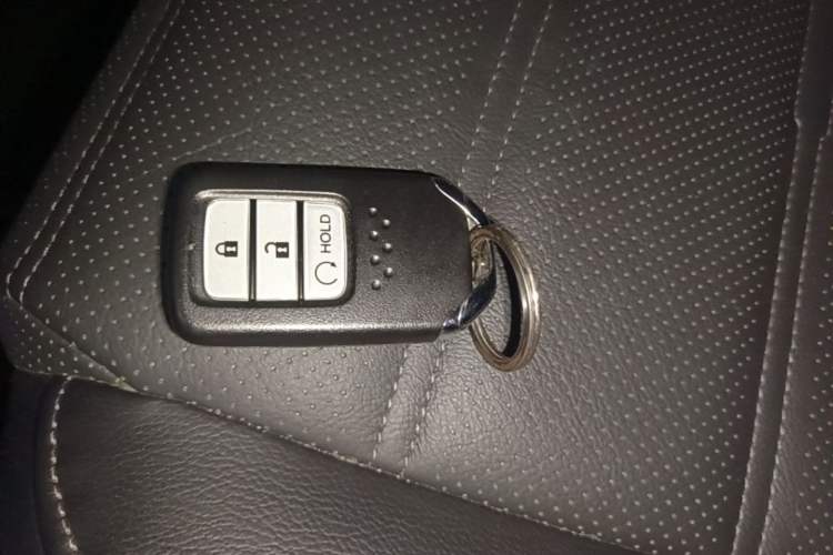 Used Honda CR-V 2017 240TURBO CVT Front-Wheel Drive Fashion Edition Vehicle Key