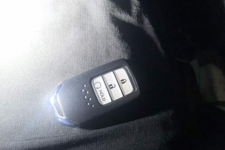 Used Honda CR-V 2017 240TURBO CVT Front-Wheel Drive Fashion Edition Vehicle Key