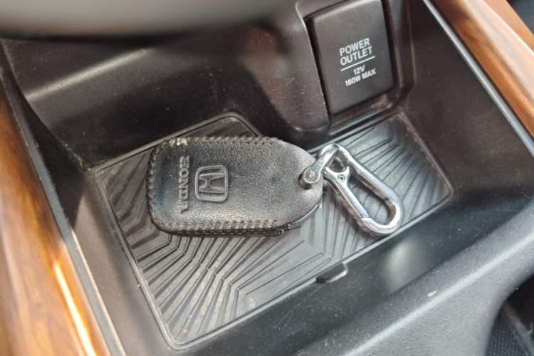 Used Honda CR-V 2017 240TURBO CVT Front-Wheel Drive Fashion Edition Vehicle Key