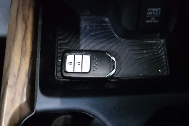 Used Honda CR-V 2017 240TURBO CVT Front-Wheel Drive Fashion Edition Vehicle Key