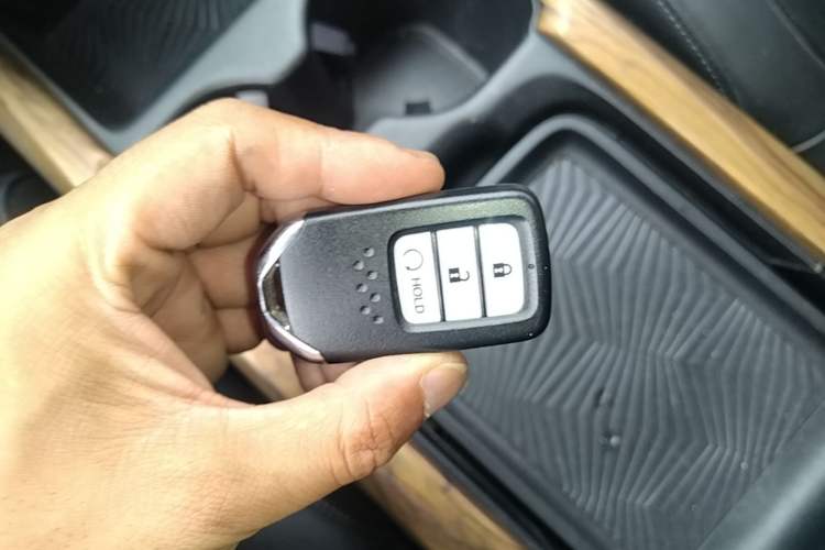 Used Honda CR-V 2017 240TURBO CVT Front-Wheel Drive Fashion Edition Vehicle Key