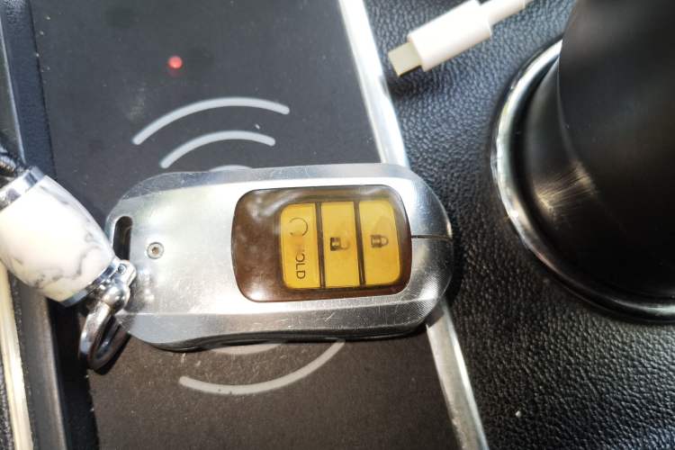Used Honda CR-V 2017 240TURBO CVT Front-Wheel Drive Fashion Edition Vehicle Key