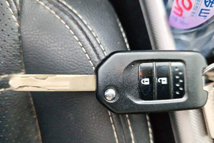 Used Honda CR-V 2017 240TURBO CVT 2WD Comfort Version Vehicle Key