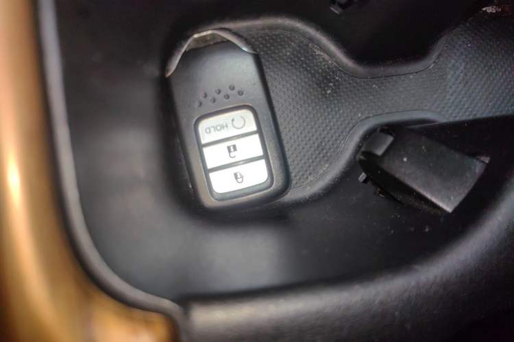 Used Honda CR-V 2017 240TURBO CVT Front-Wheel Drive Fashion Edition Vehicle Key