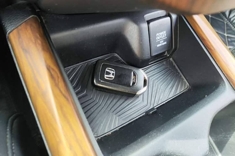 Used Honda CR-V 2017 240TURBO CVT Front-Wheel Drive Fashion Edition Vehicle Key