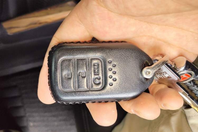 Used Honda CR-V 2017 240TURBO CVT Front-Wheel Drive Fashion Edition Vehicle Key