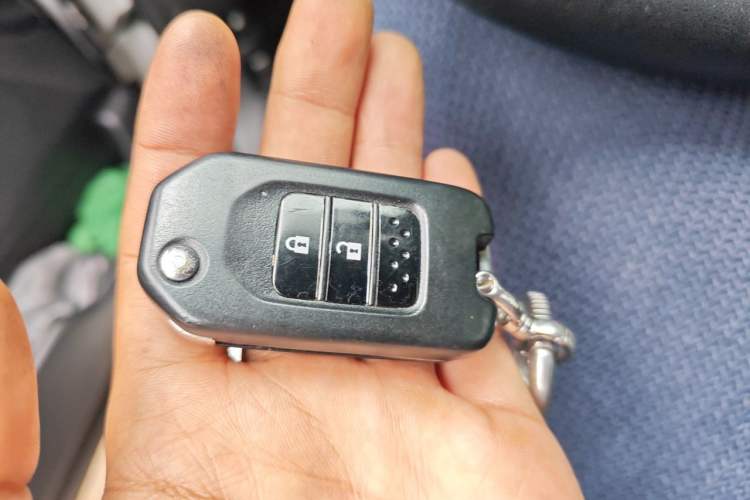 Used Honda CR-V 2017 240TURBO CVT 2WD Comfort Version Vehicle Key