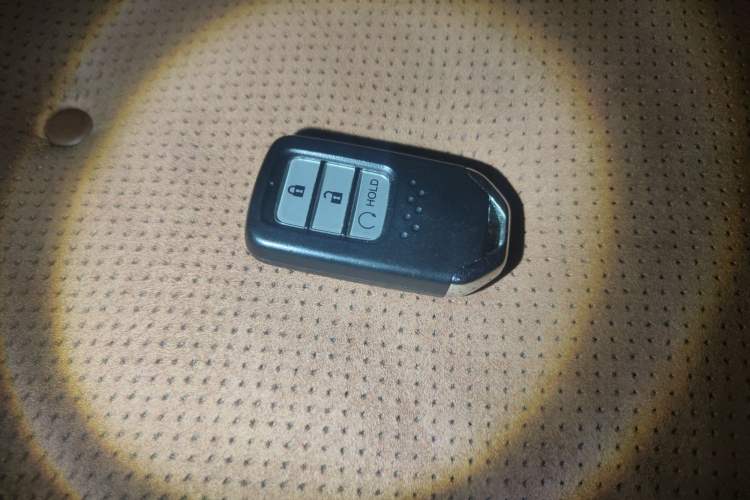 Used Honda CR-V 2017 240TURBO CVT Front-Wheel Drive Fashion Edition Vehicle Key