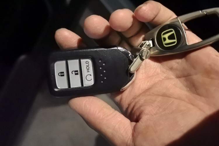 Used Honda CR-V 2017 240TURBO CVT Front-Wheel Drive Fashion Edition Vehicle Key