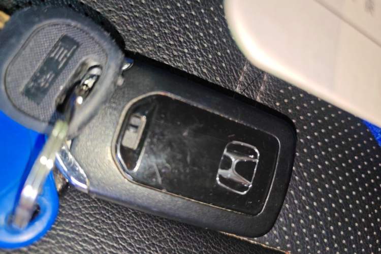 Used Honda CR-V 2017 240TURBO CVT Front-Wheel Drive Fashion Edition Vehicle Key
