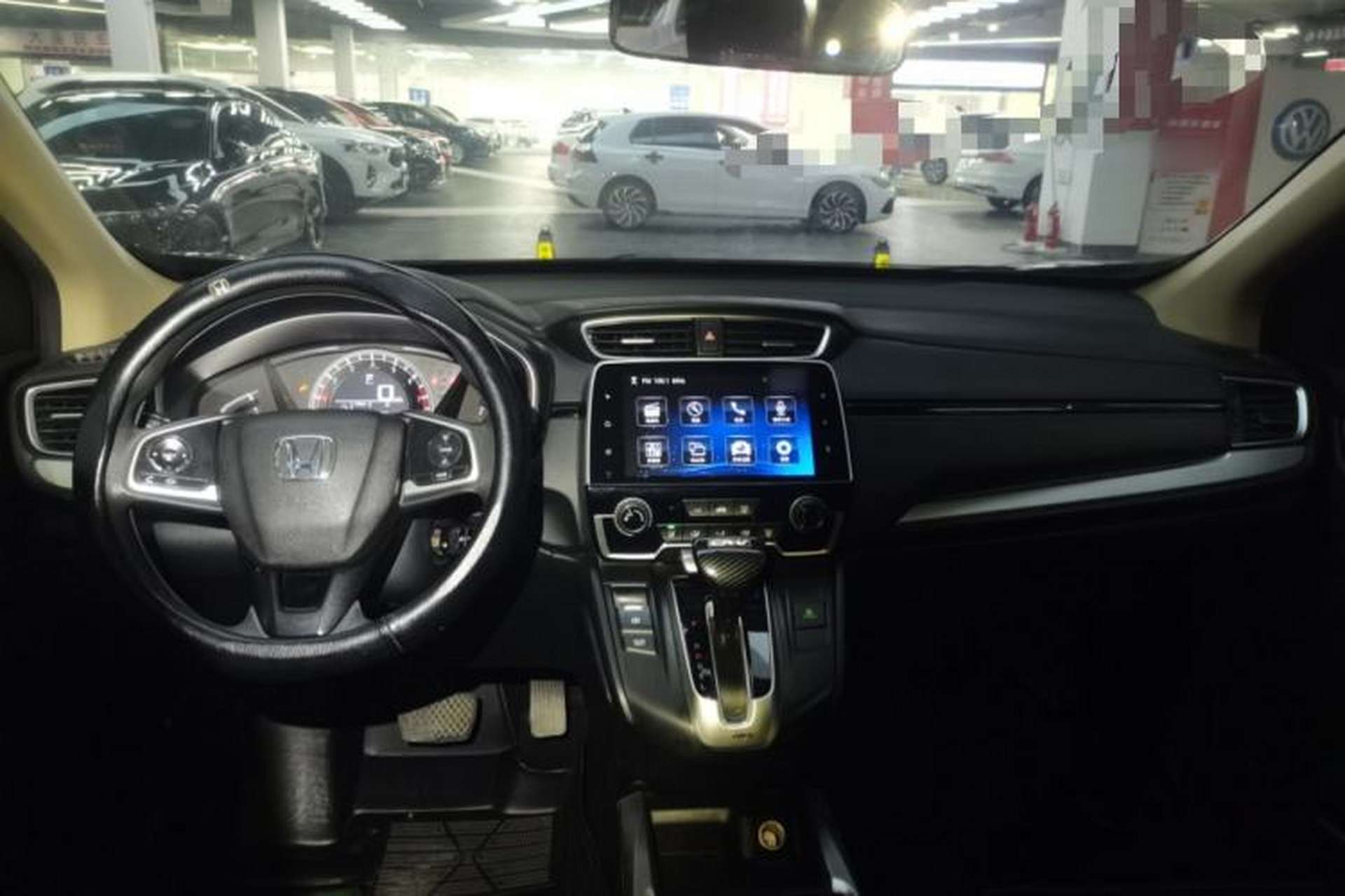 Used Honda CR-V 2018 240TURBO CVT 2WD Comfort Version Center Console