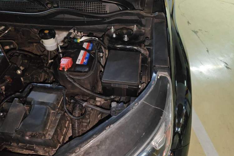 Used Honda CR-V 2018 240TURBO CVT 2WD Comfort Version Engine Bay Left