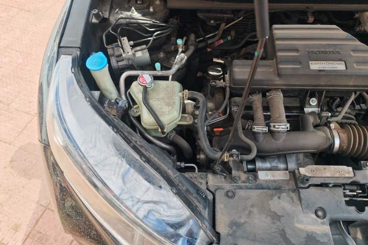 Used Honda CR-V 2018 240TURBO CVT 2WD Comfort Version Engine Bay Right