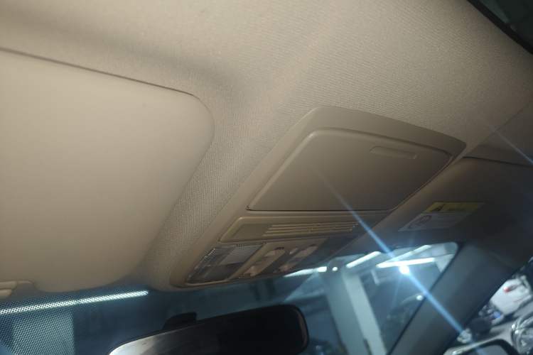 Used Honda CR-V 2018 240TURBO CVT 2WD Comfort Version Headliner