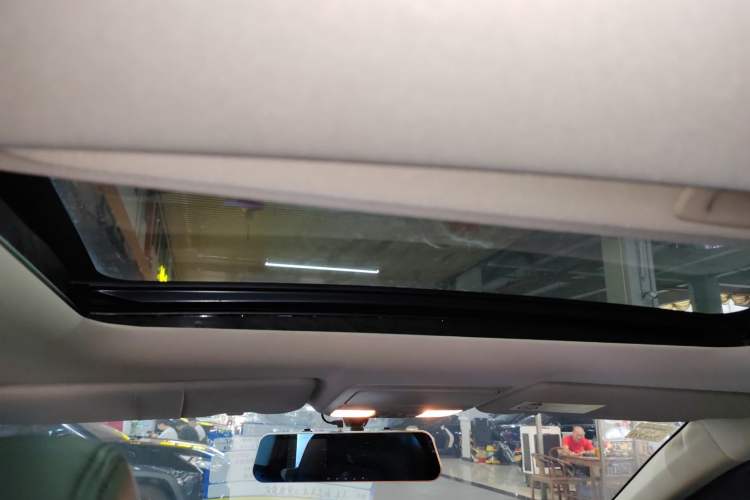 Used Honda CR-V 2018 240TURBO CVT 2WD Comfort Version Headliner