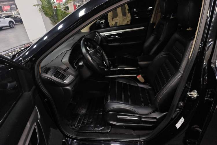 Used Honda CR-V 2018 240TURBO CVT 2WD Comfort Version Left Front Seat